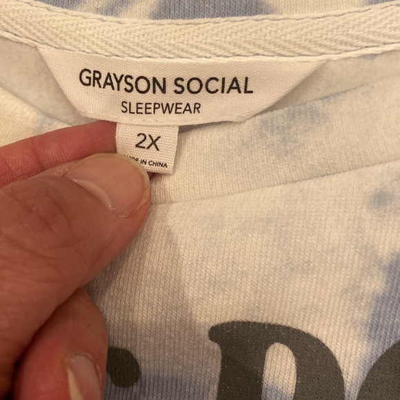 Women’s 2X Grayson Social sleepwear set. Tye dye blue white w/ dog/cat h… - Picture 3 of 6